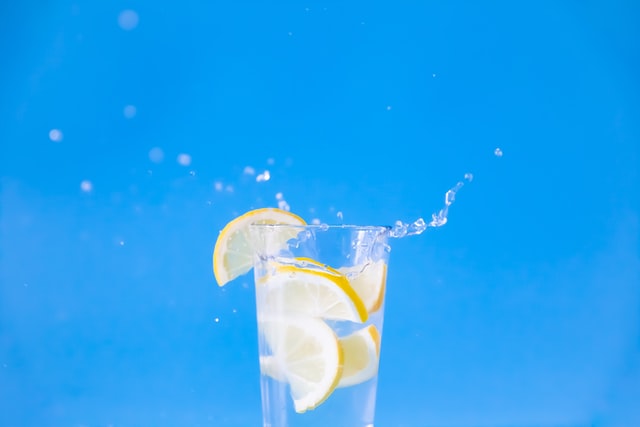 5 Reasons to Drink Lemon Water in the Morning
