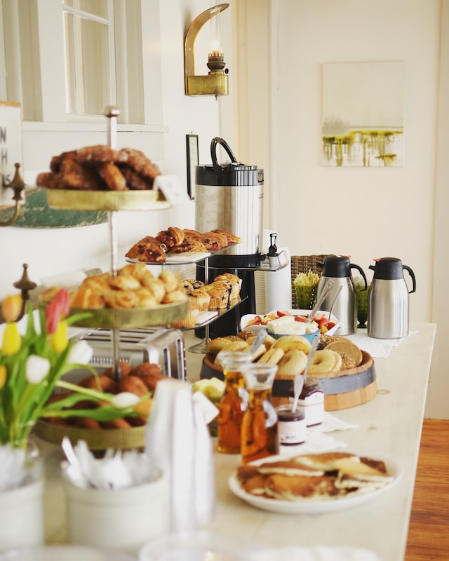 4 Ways Office Breakfast Catering Can Fuel Your Success