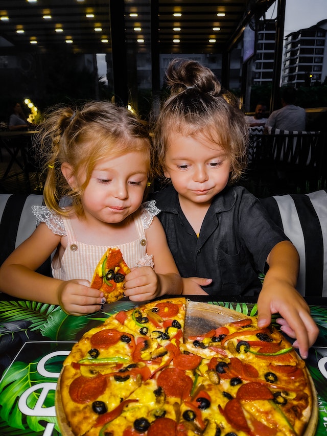 6 Tips for Eating Out with Kids